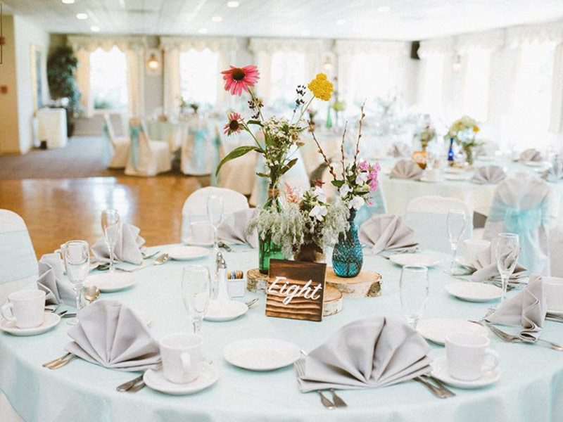 A grey and teal wedding in the Westfield room